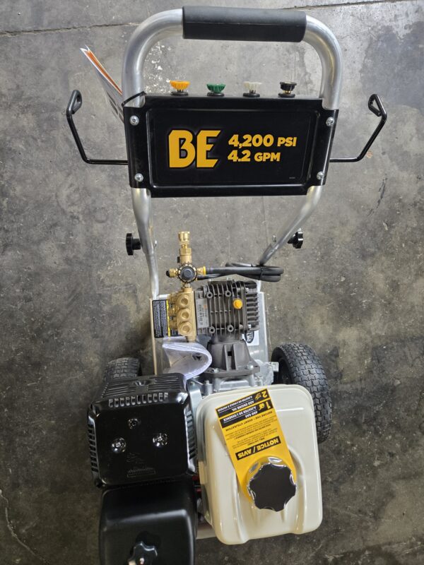 BE 4.2gpm@4200psi Roller Cart with Honda Engine/Comet Pump - Image 4